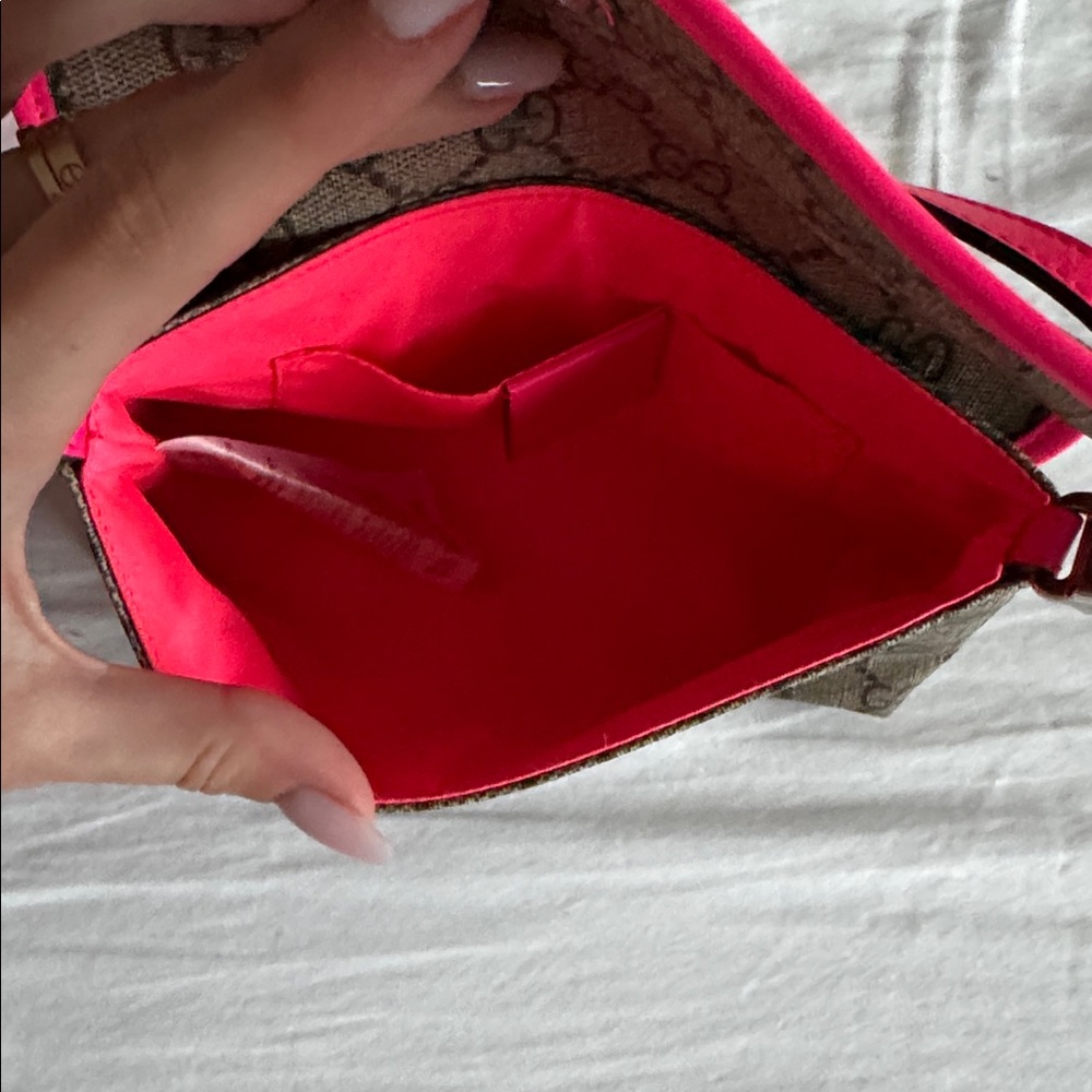 Gucci Crossbody Bag with Pink Accents - Picture 3 of 5